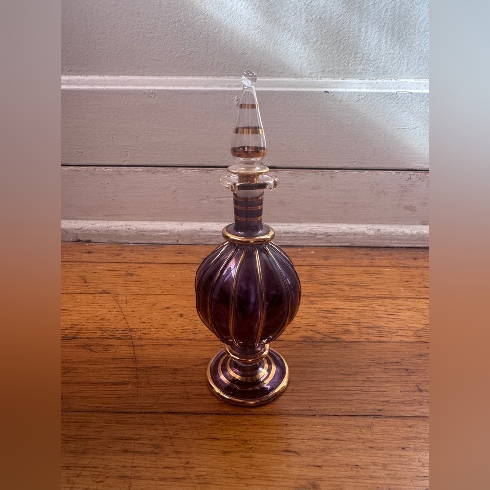 Vintage Amethyst Glass Perfume Bottle w/ Stopper – Gold Gilt – Y2K Era - Picture 2 of 5